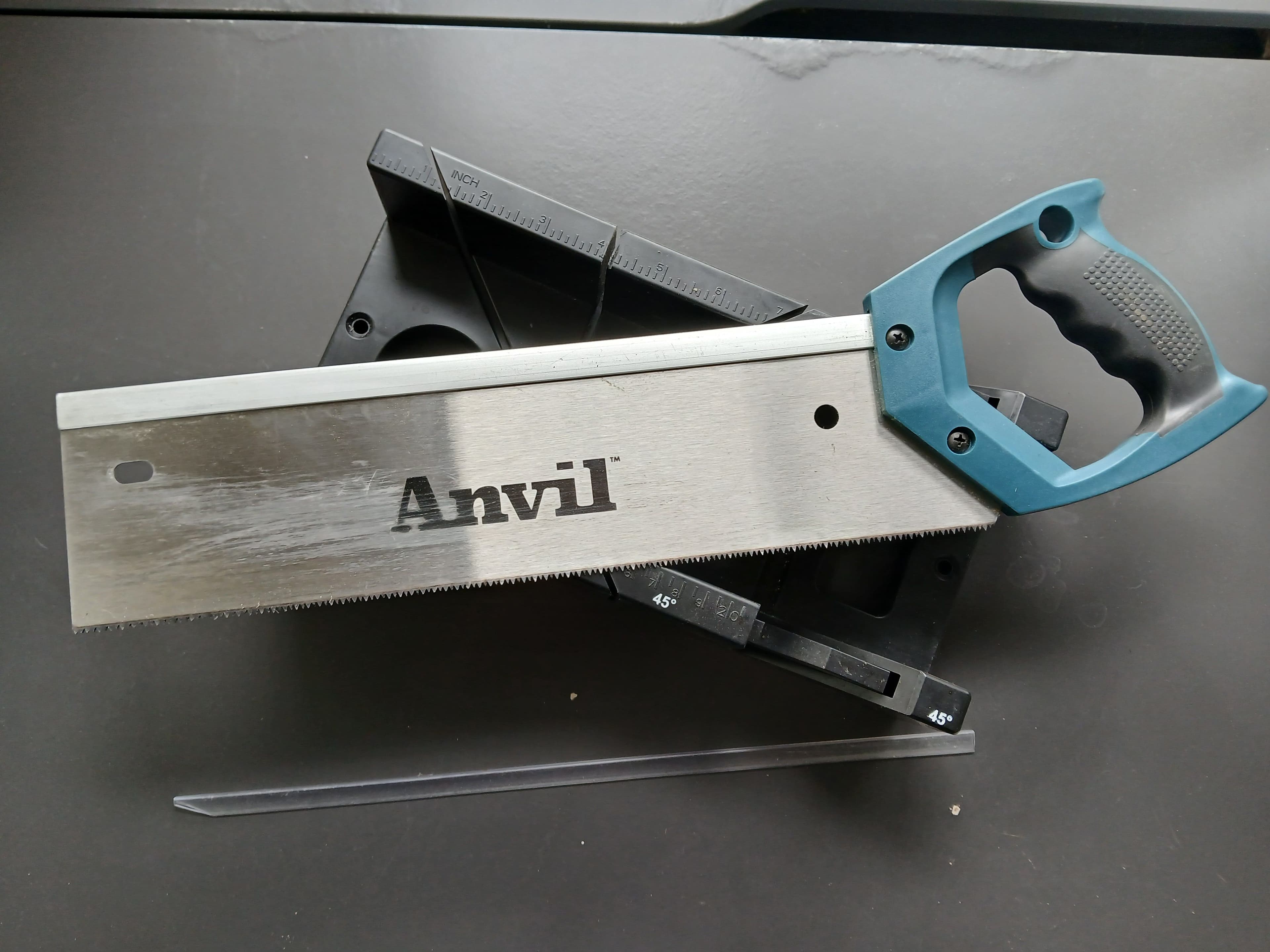 Scie ANVIL