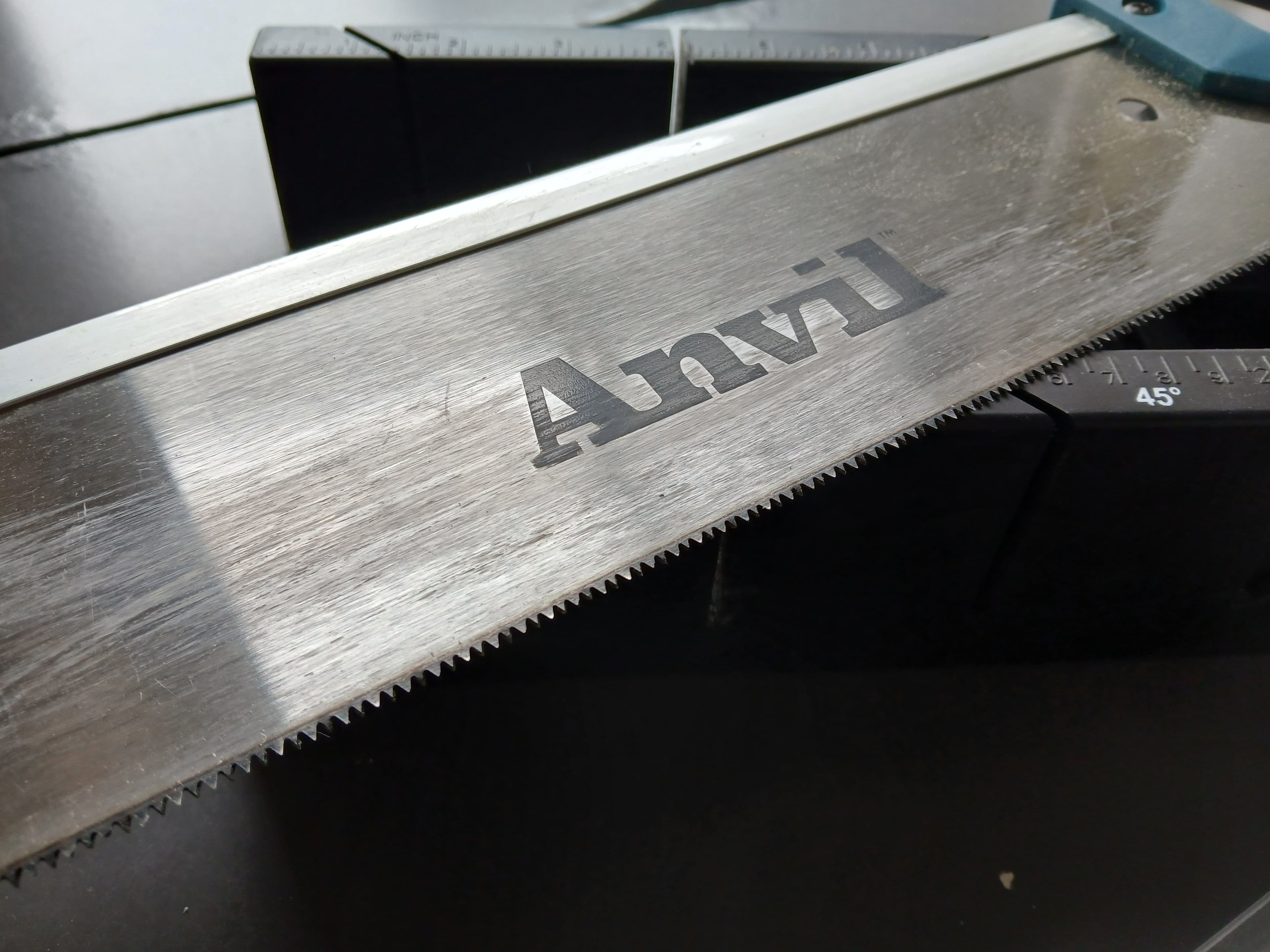 Scie ANVIL